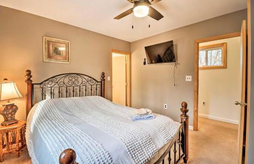 Game Room and Lake Access Albrightsville Home! - Foto 24