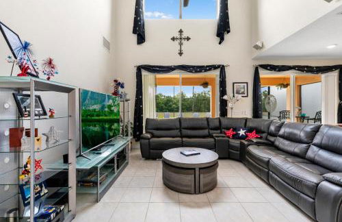 Family Friendly Emerald Island Resort Vacation Home with Private Pool and Spa Near Disney - Foto 7