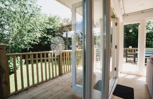 Trewhiddle Retreat V10 by Together Travel - Luxury 4-Bedroom Villa - Foto 6