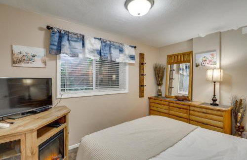 Game Room and Hot Tub Salt Lake City Area Apt - Photo 19