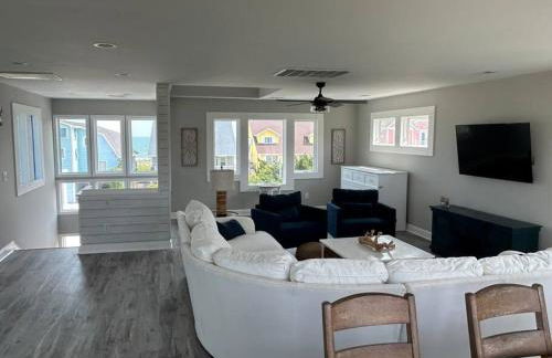 Holden Beach House Second Row with surround views! - Foto 3