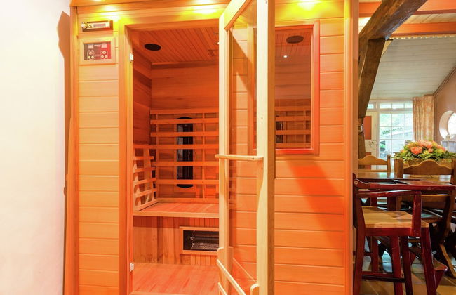 Secluded Farmhouse in Balkbrug with Hot Tub - Foto 18