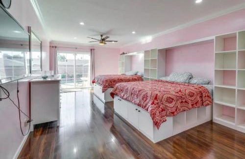 Luxury Oasis Home w/Pool Near CSUN-6 Guests - Foto 25