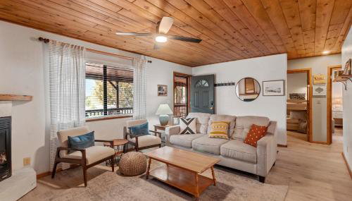 Cozy Cabin in Heber with a deck, fireplace and pet friendly - Foto 5