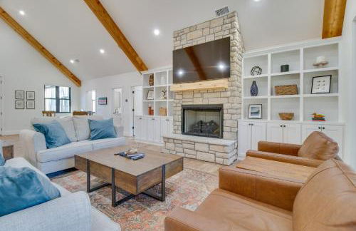 Waterfront Flippin Retreat with White River Access! - Foto 3