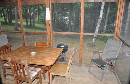 Secluded Rustic Cabin Rental in the Woods of Squaw Lake in Northern Wisconsin - Foto 8