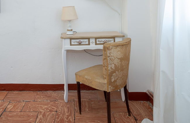 Cottage on the Lake in Lezzeno - Photo 5