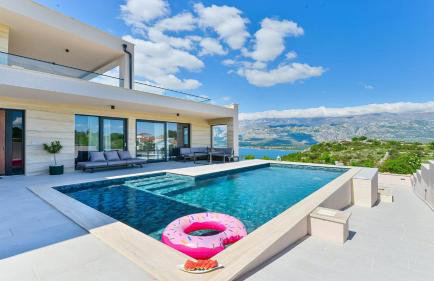 Villa Zariva with pool and panoramic mountain and - Foto 5