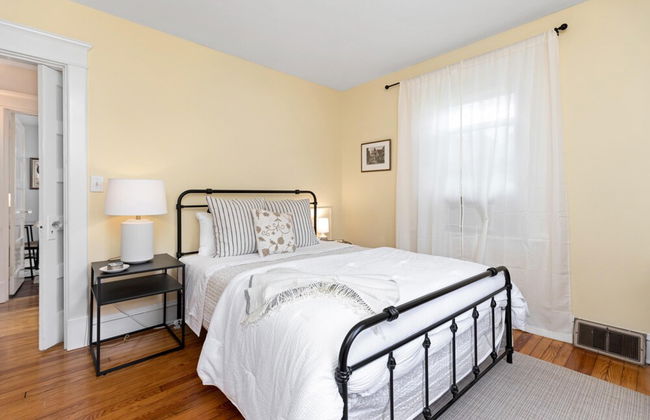 Cheerful 3 Bedroom Home Walk to UVA Stadium - Foto 20