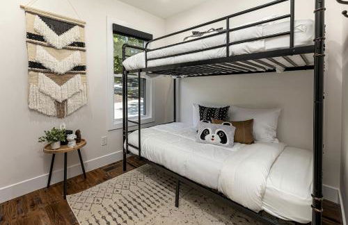 Stunning Modern Cabin with Hot-tub in Makanda, illinois - Photo 23