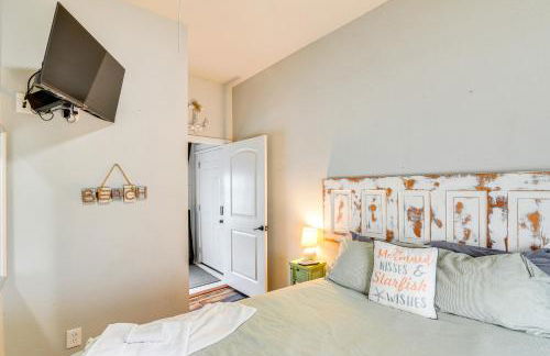 1 Mi to Dtwn Home with Fenced Yard in Galveston! - Foto 13