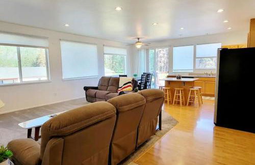 Charming Chalet Close to GNP, Downtown & Game Room! - Foto 49