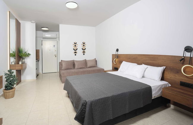 Danae Comfort Living - Photo 18