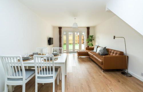 Sleek and Stylish 2BD Home With a Garden Anerley - Foto 31