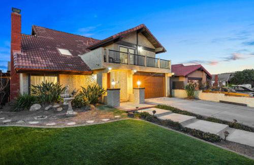 Mira Mesa Family Retreat 4BR with Balcony and Firepit - Photo 78