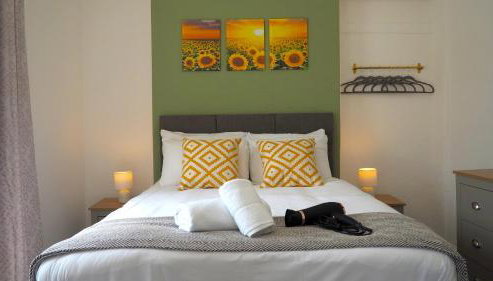 4 Bed - Parking - Close to M4 - Ideal for Work - Foto 2