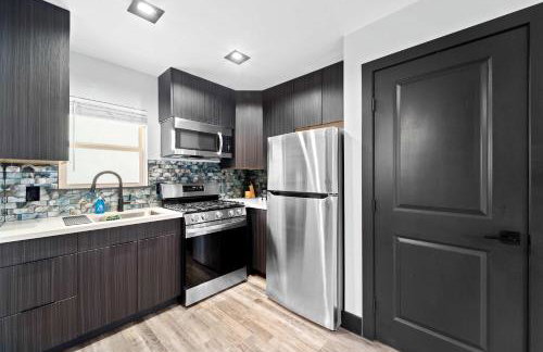 The Neon Elm Hotel - Foto 21