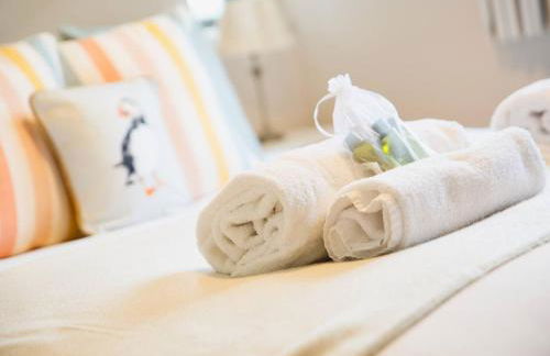 Beautiful Seaside Holiday Home - Photo 24