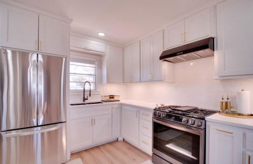 4 Mi to TTU Remodeled Retreat with Fenced Yard! - Foto 2