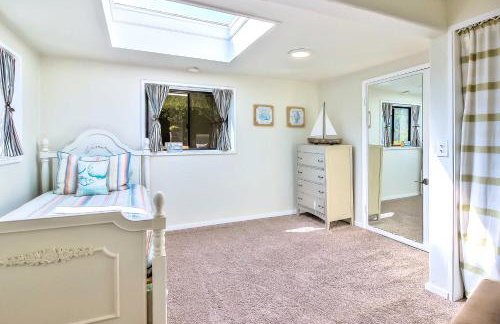 Stunning Monterey Home with Views Right on the Bay! - Foto 17