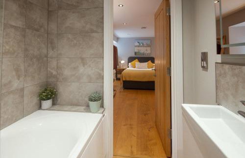 1 Castle Mews - Foto 13