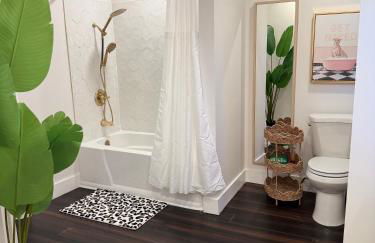 Private getaway in Studio City Hills universal - Photo 5