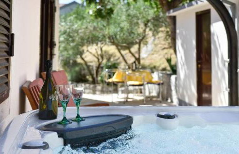 Beautiful Home In Kucice With Wifi - Photo 10