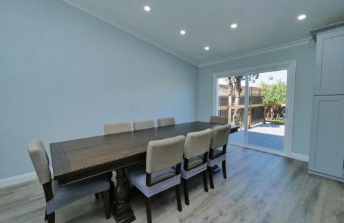 Renovated 5 Bd 3 Ba AC Private Deck Lawn - Foto 79