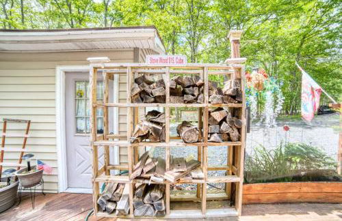 1mi to Lake Wallenpaupack | Firepit | Pet Friendly - Foto 3