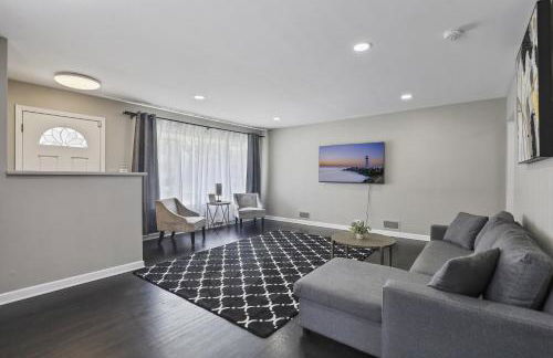 Charming Retreat in the Heart of Des Plaines residence - Foto 10