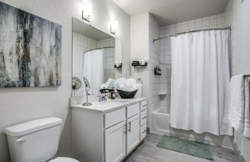 Modern Cozy Condo facing Riverwalk w King Suite - Foto 18