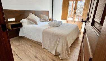 La Casina de la Yeye San Cristóbal de Valdueza - Foto 3, towels, wardrobe