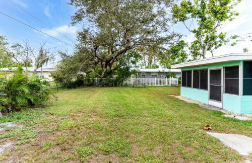 Lemon Bay Hideaway, Retro Beach Bungalow - Foto 16