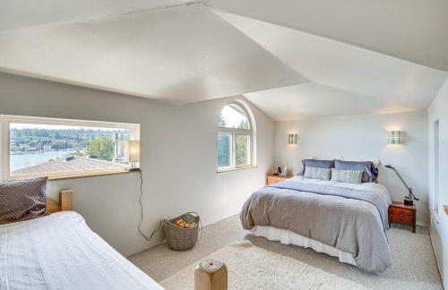 Gig Harbor Home Large Deck, Outdoor Dining Area - Foto 16