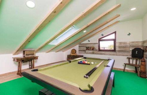 5 Bedroom Amazing Apartment In Viskovo - Photo 31