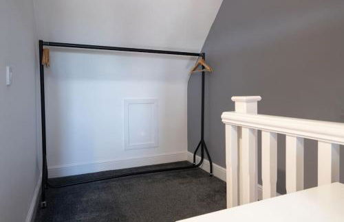 Stunning 3 bed House - Nr Kings Mill Hospital - 2 Parking Spaces, Wifi & Garden - Foto 37