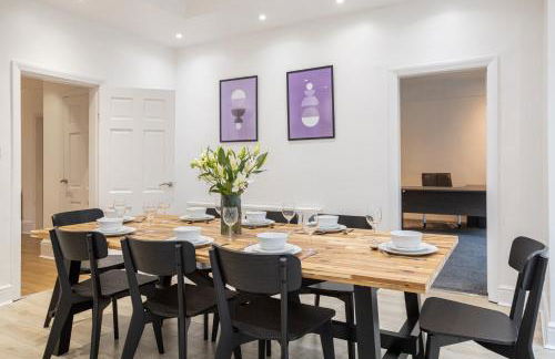 Pillo Rooms - Spacious 4 Bedroom Detached House close to Heaton Park - Foto 5