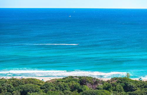 Modern Two Bedroom Suite with 2 King Beds Pool and Steps from the Beach - Foto 39