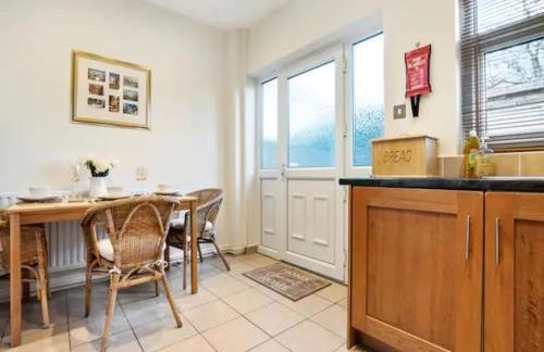 Pass the Keys 55 Heworth Village Wonderfully Cosy Family Home in York - Foto 7