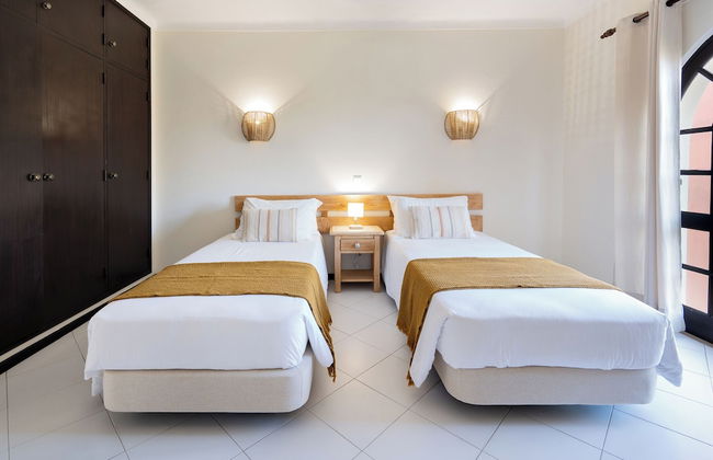 Colina Village - Photo 11