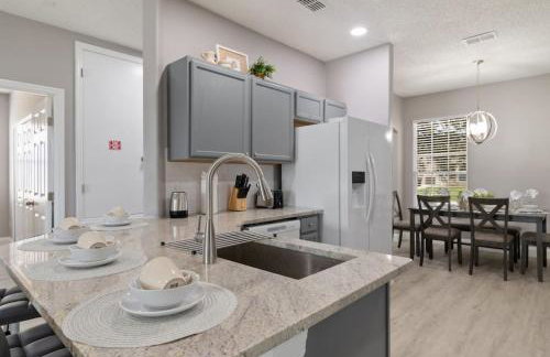 Family-Friendly 5BR Getaway Game Room Fun - Foto 7