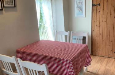 Countryside Retreat in Brittany 2 Bedrooms Sleeps 4 Pet Friendly Heated Swimming Pool Free Wifi - Foto 27