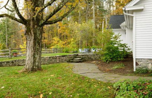 Elegant 7BR Estate with Pool & Hot Tub in Berkshires - Foto 32