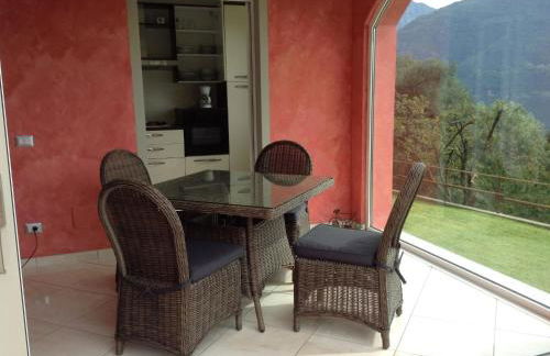 Apartment mit Terrasse und tollem See- und Bergblick by Interhome - Foto 7