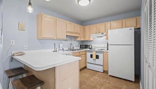 Condo in Gulf Shores King Suite - Photo 3