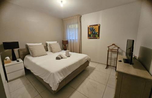 Petit Paradis à Bandol t4 piscine clim Parking Fibre Coffre-fort - Foto 12