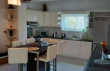 Glossy Messinian Escape - Foto 2