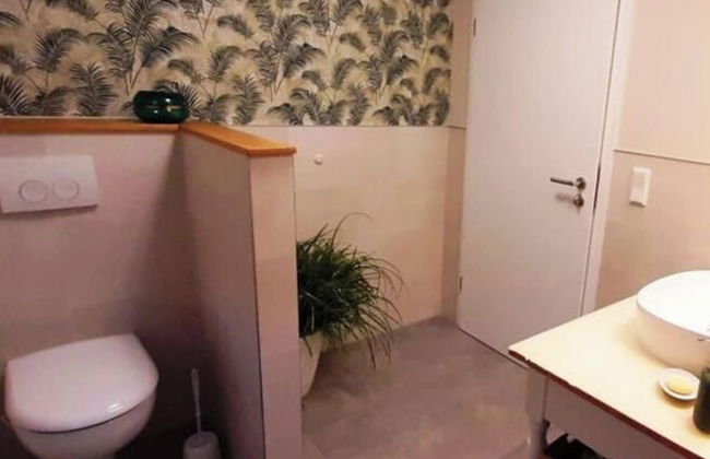 Under the District Administrator's Mountain - Foto 4