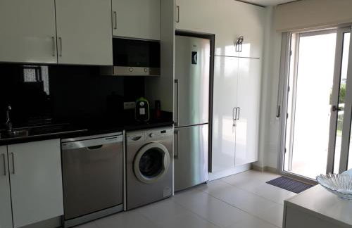 Silver Coast Holiday - Photo 6