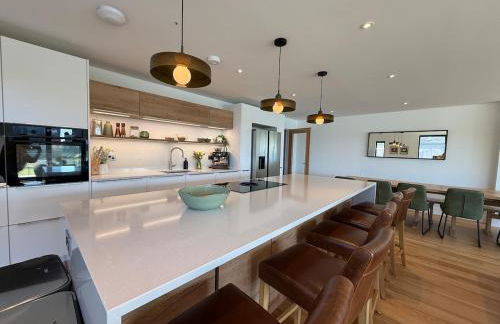 Still Waters - Luxury Lakeside Retreat with Hot Tub - Photo 57